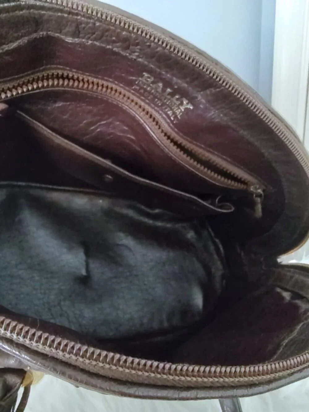Bally vintage ostrich emb leather dome bowling bag satchel w/lock keys EUC